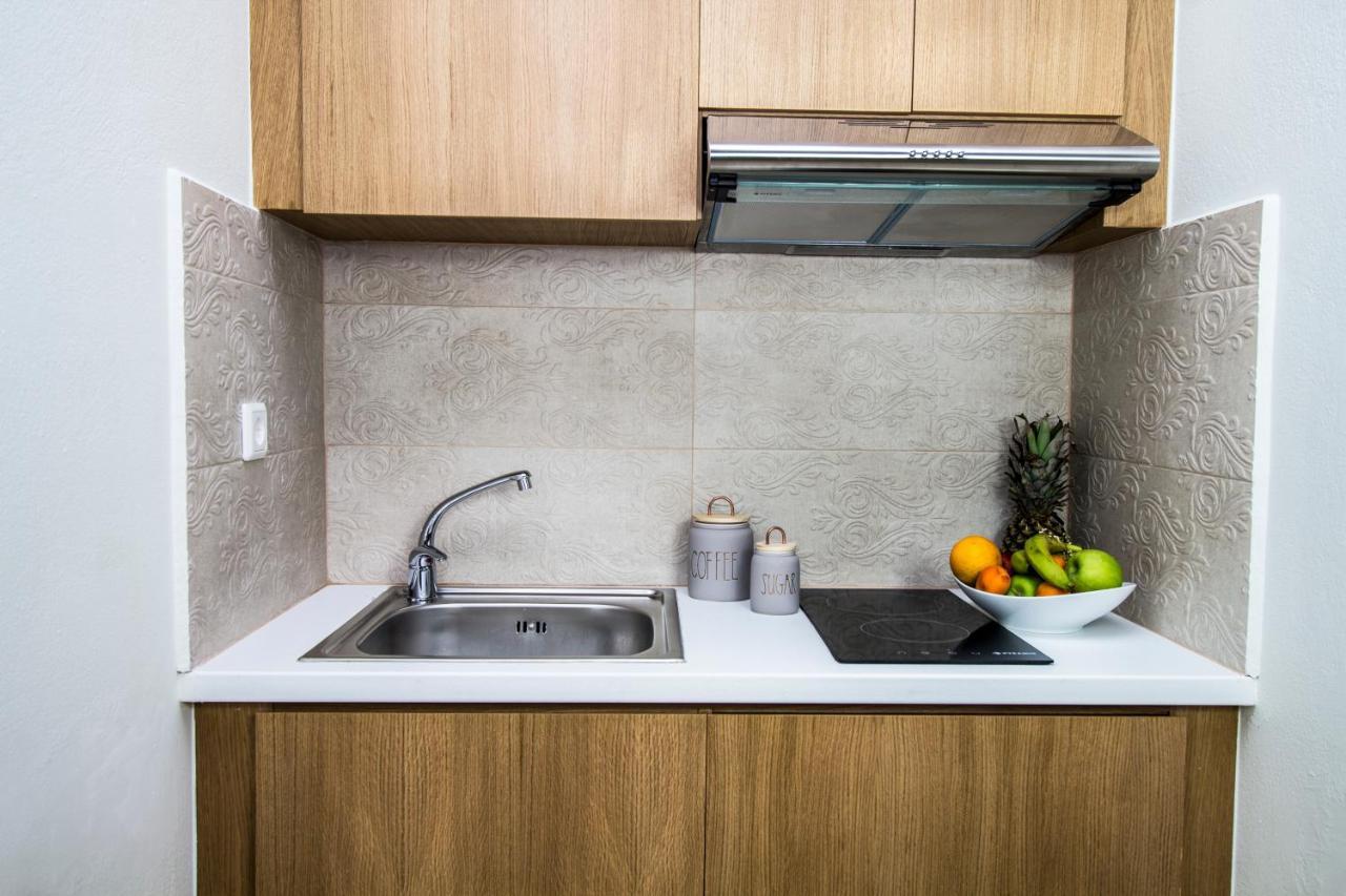 Elia Stalos Apartments Bagian luar foto
