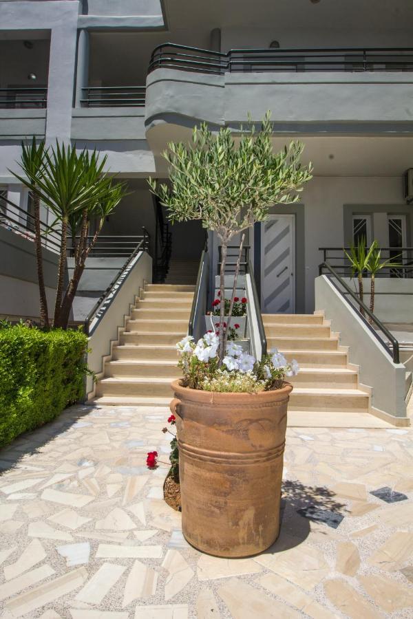 Elia Stalos Apartments Bagian luar foto